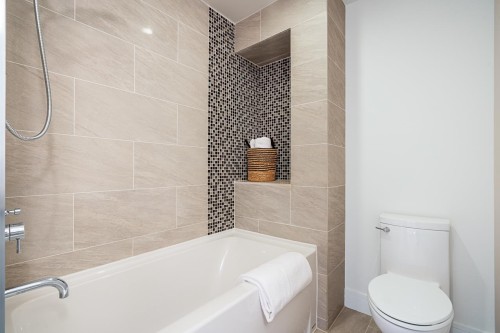 1915 Templeton Drive, Vancouver, BC 