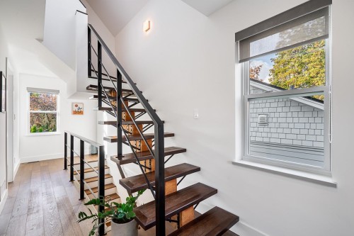 1915 Templeton Drive, Vancouver, BC 