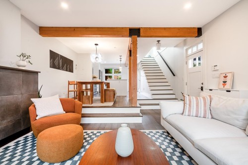 1915 Templeton Drive, Vancouver, BC 