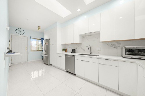 5657 Kerr Street, Vancouver, BC 