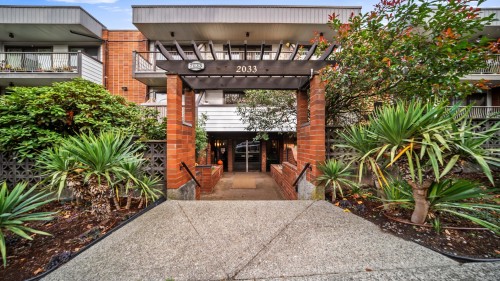 229-2033 Triumph Street  Vancouver, BC V5L 4X3