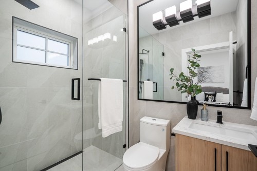 2331 49Th Avenue E, Vancouver, BC 