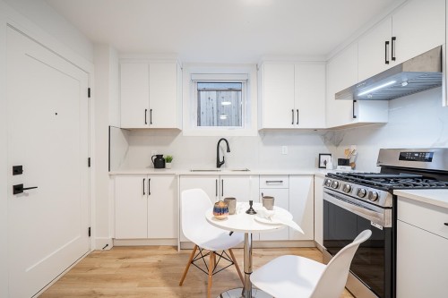 2331 49Th Avenue E, Vancouver, BC 