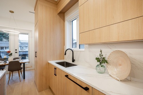 2331 49Th Avenue E, Vancouver, BC 