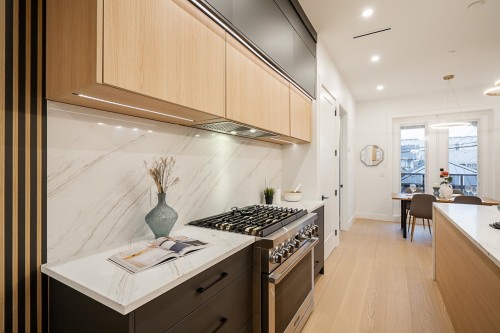 2331 49Th Avenue E, Vancouver, BC 