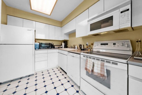 1106-1327 Keith Road E, North Vancouver, BC 