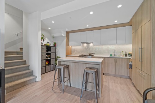 114-6085 Irmin Street, Burnaby, BC 