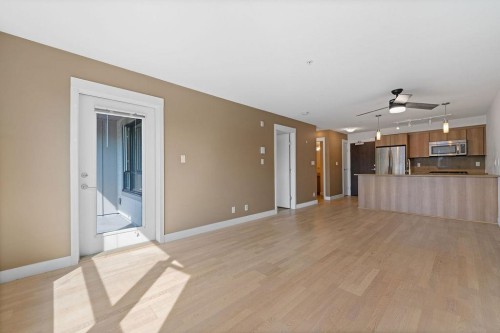 325-7058 14Th Avenue, Burnaby, BC 