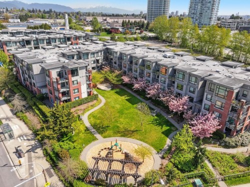 325-7058 14Th Avenue, Burnaby, BC 