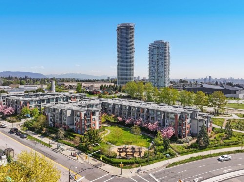 325-7058 14Th Avenue, Burnaby, BC 