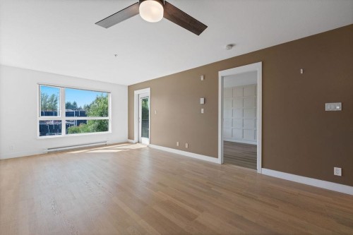 325-7058 14Th Avenue, Burnaby, BC 