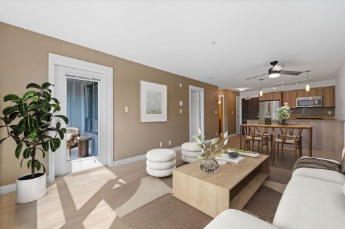 325-7058 14Th Avenue, Burnaby, BC 