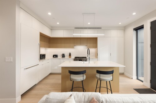 2939 15Th Avenue W, Vancouver, BC 