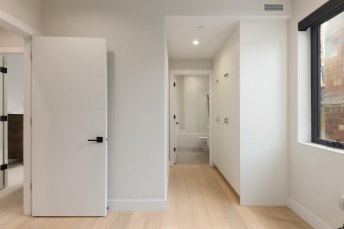 2939 15Th Avenue W, Vancouver, BC 