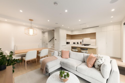 2939 15Th Avenue W, Vancouver, BC 