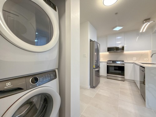 401-2988 Silver Springs Boulevard, Coquitlam, BC 