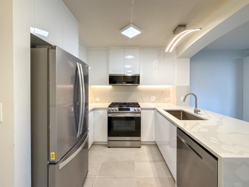 401-2988 Silver Springs Boulevard, Coquitlam, BC 