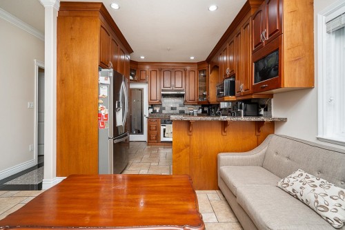 528 Sixteen Street, New Westminster, BC 