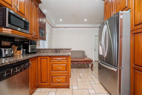 528 Sixteen Street, New Westminster, BC 