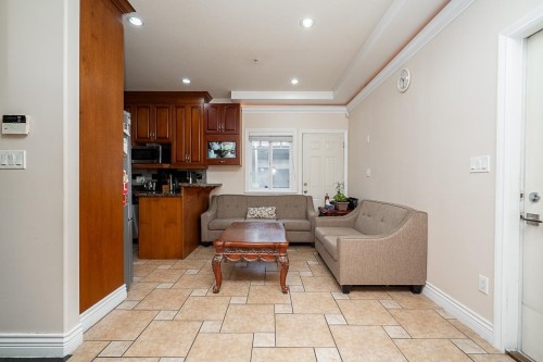 528 Sixteen Street, New Westminster, BC 