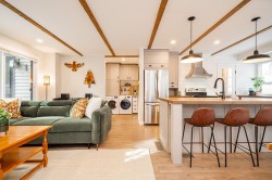 8588 Wilderness Court  Burnaby, BC V5A 4B2