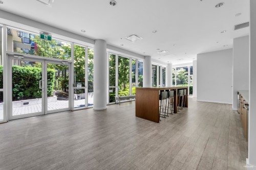 1002-88 1St Avenue W, Vancouver, BC 