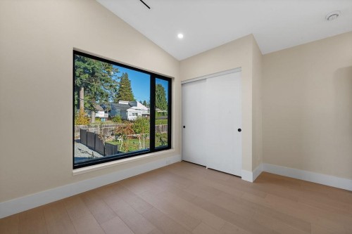 504 5Th Street E, North Vancouver, BC 