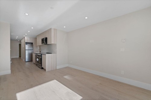 504 5Th Street E, North Vancouver, BC 