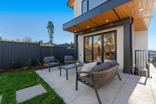 504 5Th Street E, North Vancouver, BC 