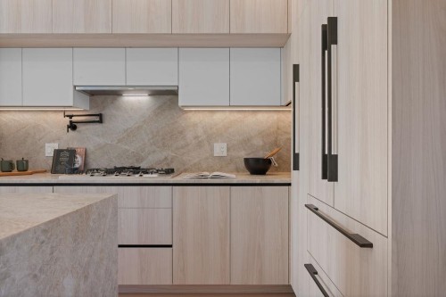 504 5Th Street E, North Vancouver, BC 