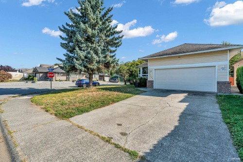 12150 Chestnut Crescent, Pitt Meadows, BC 