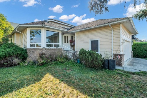 12150 Chestnut Crescent, Pitt Meadows, BC 