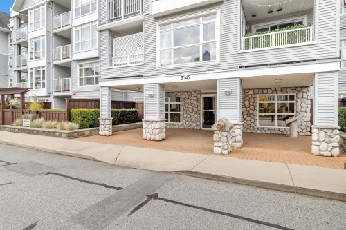 201-3142 John’S Street, Port Moody, BC 