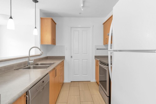 201-3142 John’S Street, Port Moody, BC 