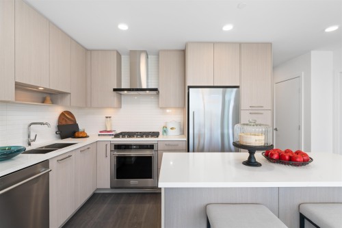 1608-518 Clarke Road, Coquitlam, BC 