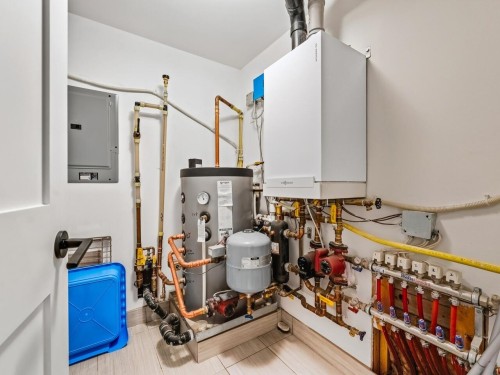 100-656 13Th Avenue W, Vancouver, BC 