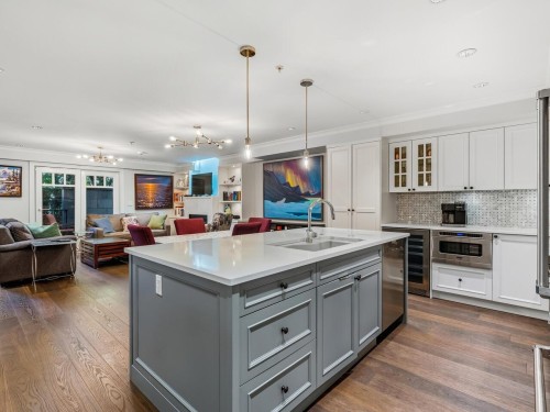 100-656 13Th Avenue W, Vancouver, BC 