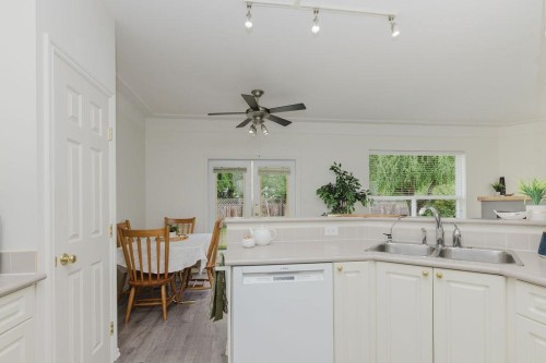 6307 Homestead Avenue, Sechelt, BC 