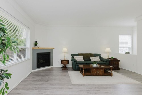 6307 Homestead Avenue, Sechelt, BC 