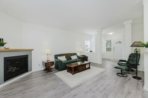 6307 Homestead Avenue, Sechelt, BC 