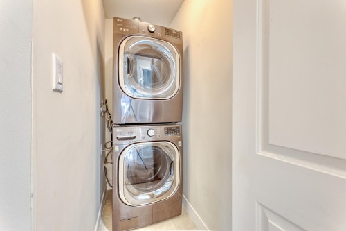 140-3105 Dayanee Springs Boulevard, Coquitlam, BC 