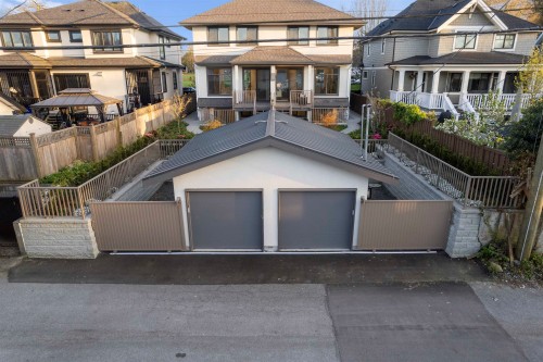 2455 10Th Avenue W, Vancouver, BC 