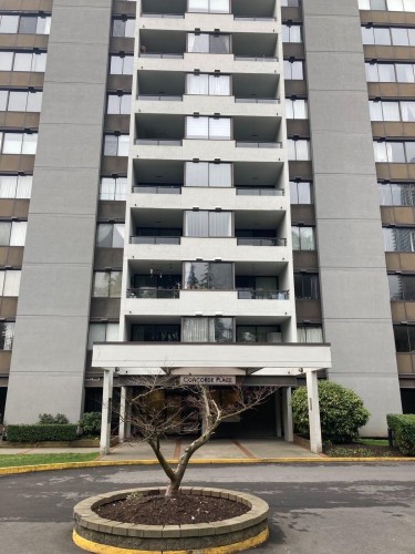 1307-9521 Cardston Court, Burnaby, BC 