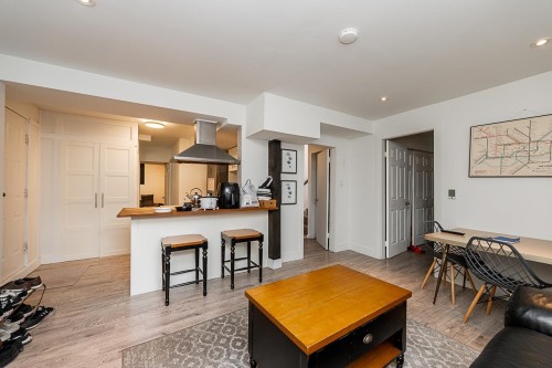 4377 Mountain Highway, North Vancouver, BC 