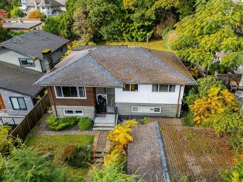 4377 Mountain Highway, North Vancouver, BC 