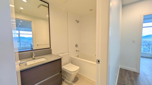 5008-4670 Assembly Way, Burnaby, BC 