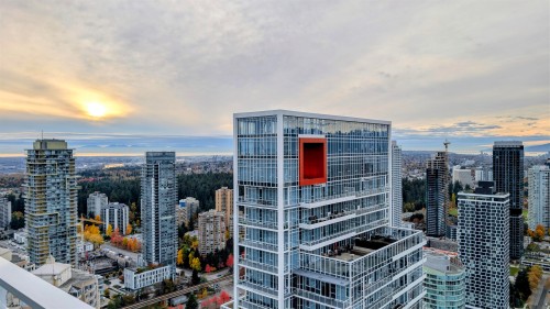 5008-4670 Assembly Way, Burnaby, BC 