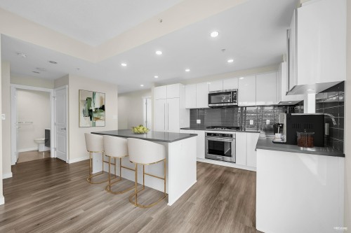 2404-3096 Windsor Gate, Coquitlam, BC 