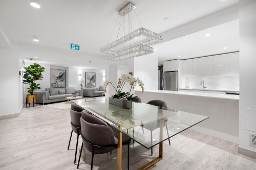 701-5766 Gilbert Road, Richmond, BC 