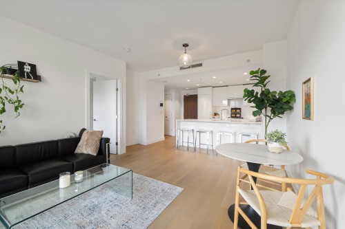 701-5766 Gilbert Road, Richmond, BC 